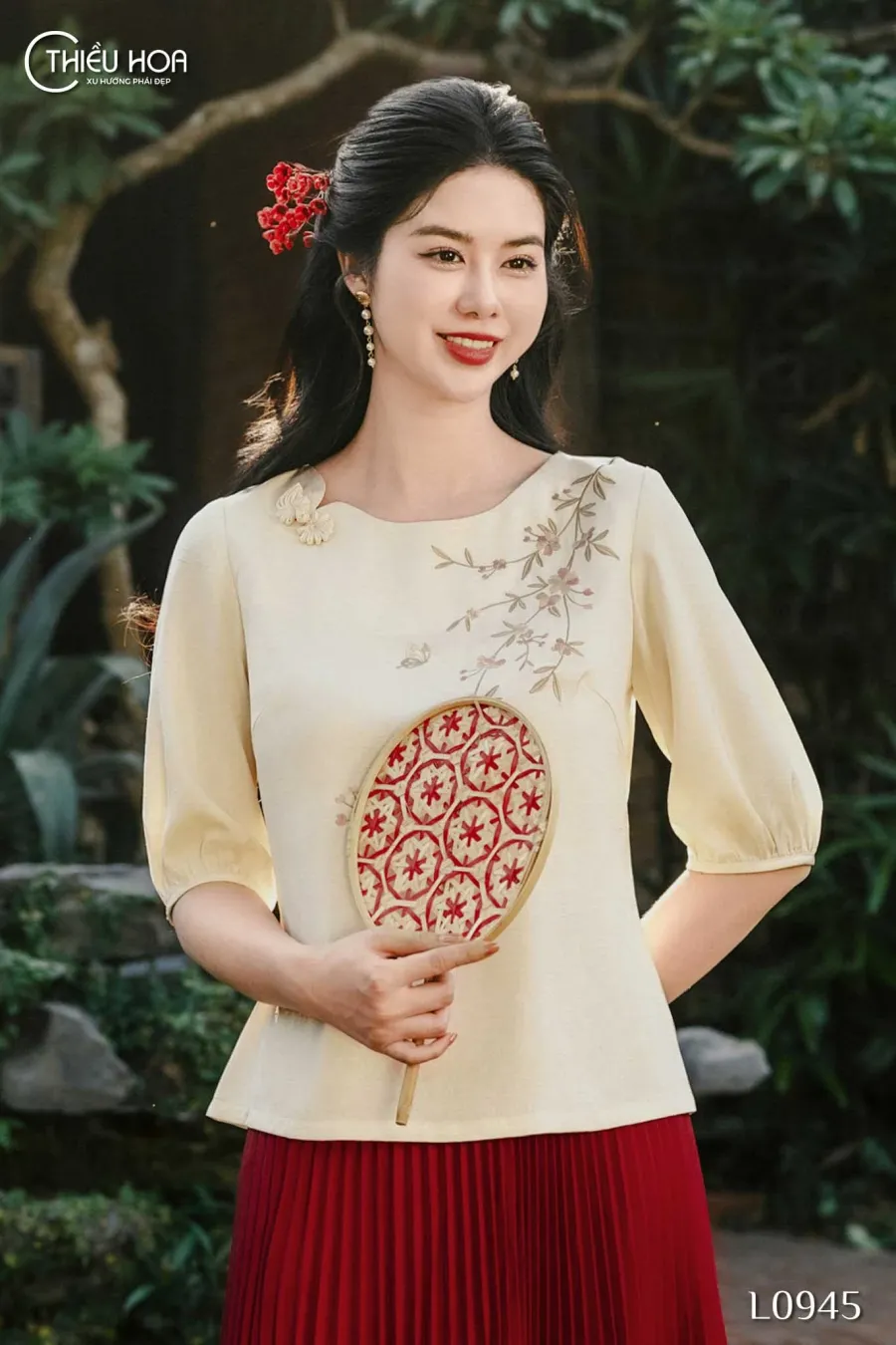 Áo kiểu trung niên thiết kế nhẹ nhàng chất liệu Lụa dập nhăn thương hiệu Thiều Hoa AN4L0945