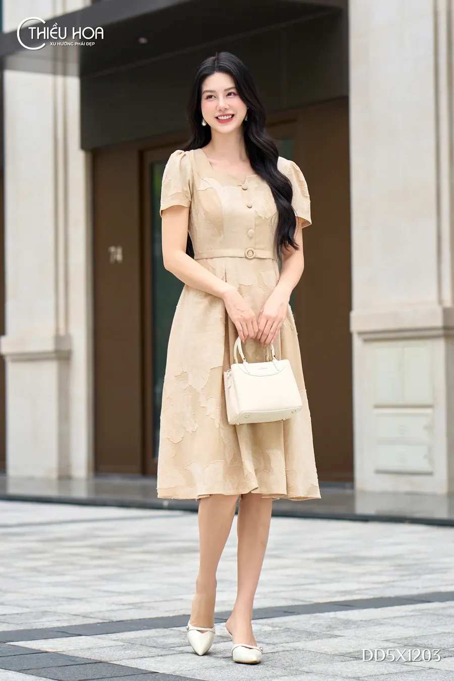 Ảnh 2 Đầm Dạo Phố Vải Dệt Họa Tiết Hoa Thu Cổ Điển Nhã Nhặn