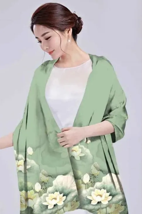 Khăn Lụa Tơ Tằm Sen Vàng Trường Thọ TUK009