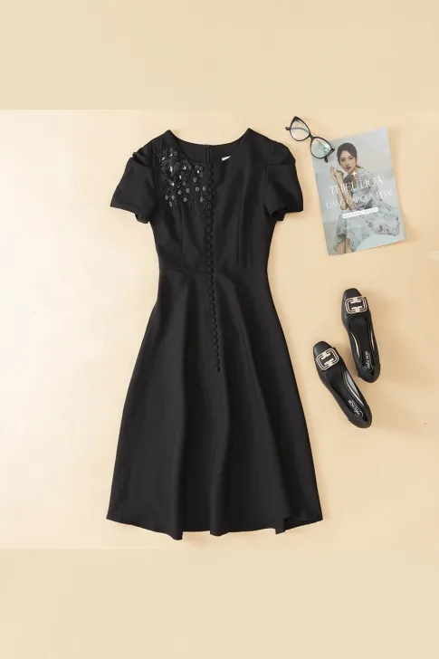 Đầm thiết kế đính hoa đen sang trọng DD2N1105 - Váy Đầm Trung Niên Thiều Hoa