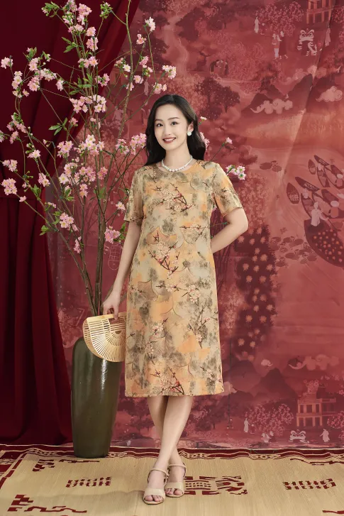 Đầm suông trung niên cao cấp chất liệu satin lụa thiết kế đầm chữA thương hiệu Thiều Hoa DD3L1017