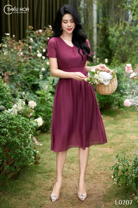 Đầm thiết kế trung niên, chất liệu tơ mịn, kiểu dáng thanh lịch, nhẹ nhàng thương hiệu Thiều Hoa DD4L0207