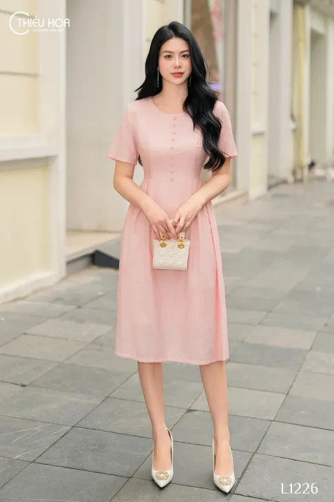 Đầm Thiết Kế Trung Niên Cao Cấp, chất liệu Tơ Hàn, form dáng hiện đại thương hiệu Thiều Hoa DD3L1226