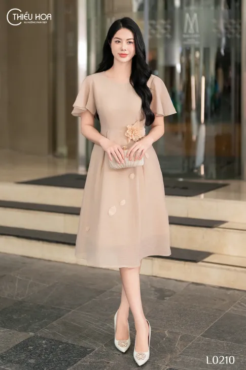 Đầm Trung Niên, thiết kế gắn hoa 3D chất cao cấp, nền vải co giãn tốt thấm hút mồ hôi, Thiều Hoa DD4L0210