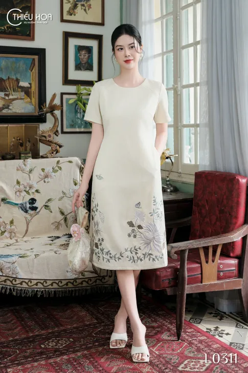 Đầm thiết kế sang trọng nữ trung niên, chất liệu Vải Dệt dày dặn mềm mại, thương hiệu Thiều Hoa DD4L0311