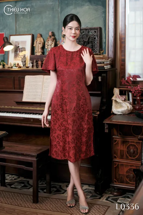 Đầm thiết kế trung niên sang trọng, chất liệu lụa gấm cao cấp mềm mượt, thương hiệu Thiều Hoa DD4L0336