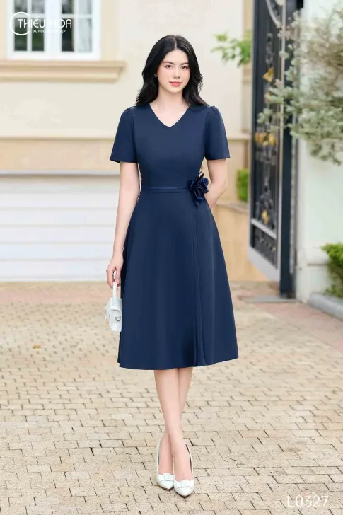 Đầm trung niên nữ thiết kế thanh lịch sang trọng chất liệu Cotton lạnh Hàn Quốc êm dịu trên da thương hiệu Thiều Hoa DD4L0327