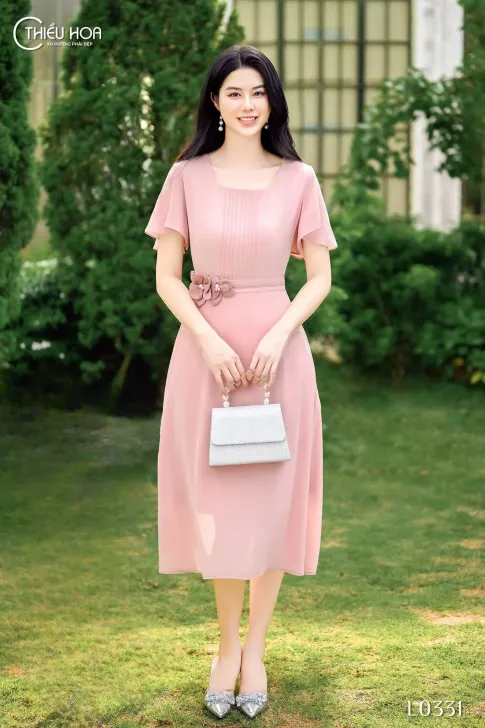 Đầu thời trang thiết kế trẻ trung nhẹ nhàng chất liệu Chiffon mỏng nhẹ, mướt mịn thương hiệu Thiều Hoa DD4L0331
