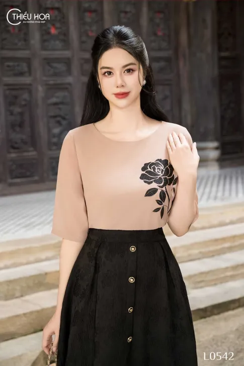 Áo kiểu trung niên thiết kế thanh lịch sang trọng chất liệu Chiffon mỏng nhẹ thương hiệu Thiều Hoa AN4L0542