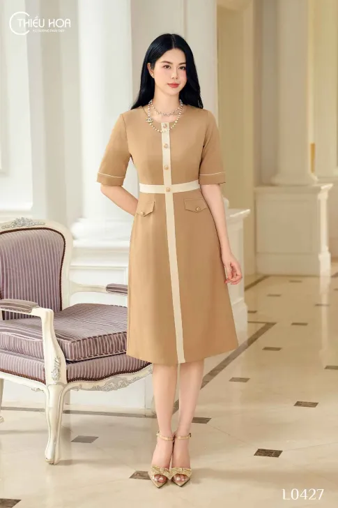 Đầm trung niên nữ thiết kế đơn giản thanh lịch chất liệu chéo nhung cao cấp co giãn nhẹ thương hiệu Thiều Hoa DD4L0427