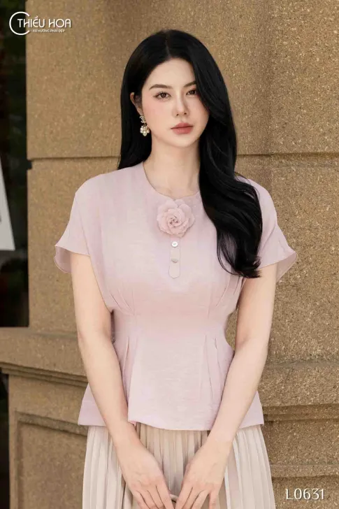 Áo kiểu trung niên thiết kế dịu dàng nữ tính chất liệu Tơ Nhật thoáng mát thương hiệu Thiều Hoa AN4L0631