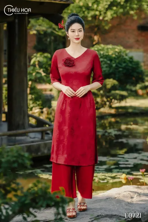 Áo dài cách tân trung niên thiết kế sang trọng chất liệu Lụa vân hoa bóng mờ thương hiệu Thiều Hoa TT4L0721