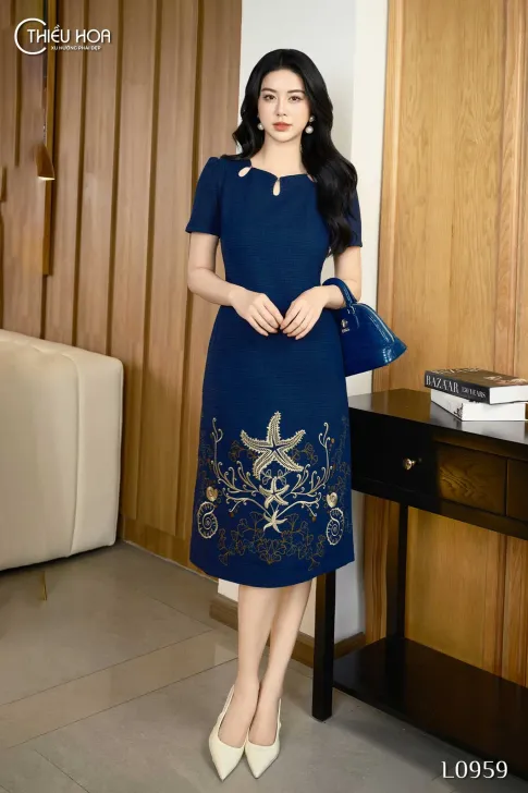 Đầm suông trung niên thiết kế sang trọng chất liệu Vải dệt cao cấp thương hiệu Thiều Hoa DD4L0959