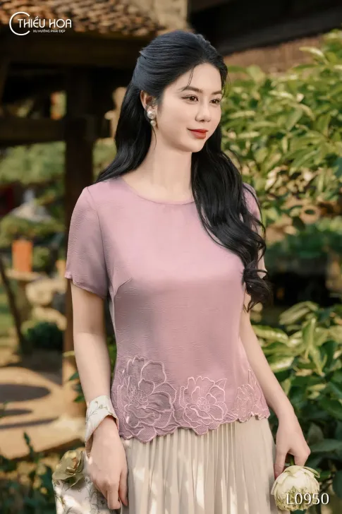 Áo kiểu trung niên thiết kế trang nhã chất liệu Lụa dập nhăn rũ tự nhiên thương hiệu Thiều Hoa AN4L0950