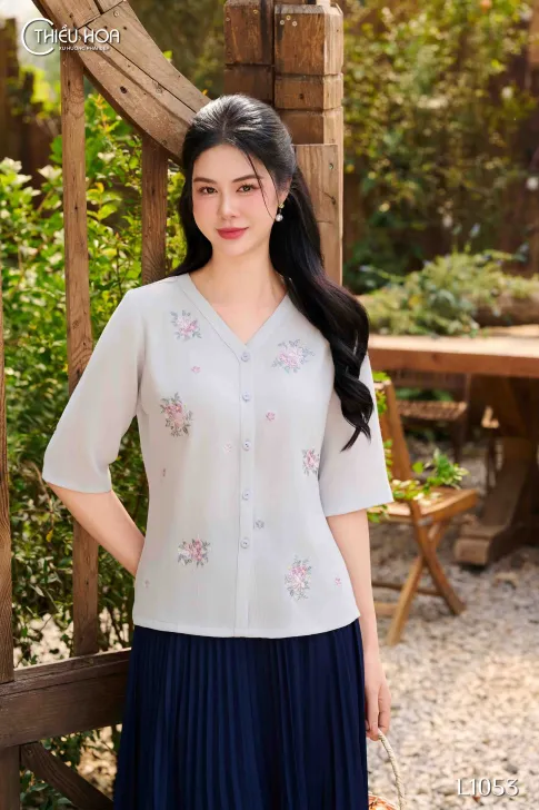 Áo kiểu nữ trung niên thiết kế thanh thoát chất liệu  Linen thoáng mát thương hiệu ThiềuHoa AN4L1053