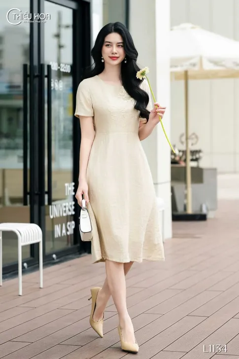 Đầm suông nữ trung niên chất liệu Đũi Linen Hàn cao cấp thương hiệu Thiều Hoa DD4L1134