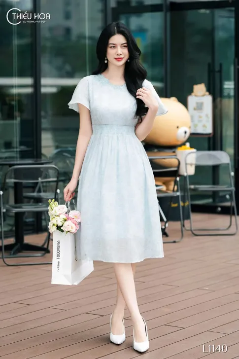 Đầm xòe nữ trung niên thiết kế thanh lịch chất liệu Tơ hoa mờ thương hiệu Thiều Hoa DD4L1140