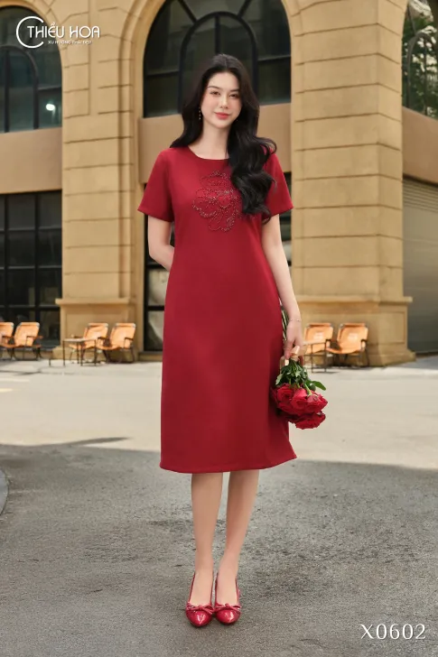 Đầm Trung Niên Dự Tiệc Thêu Hoa Đính Hạt Vải Bố Cao Cấp Dáng Suông Chữ A DD5X0602 – Thiều Hoa