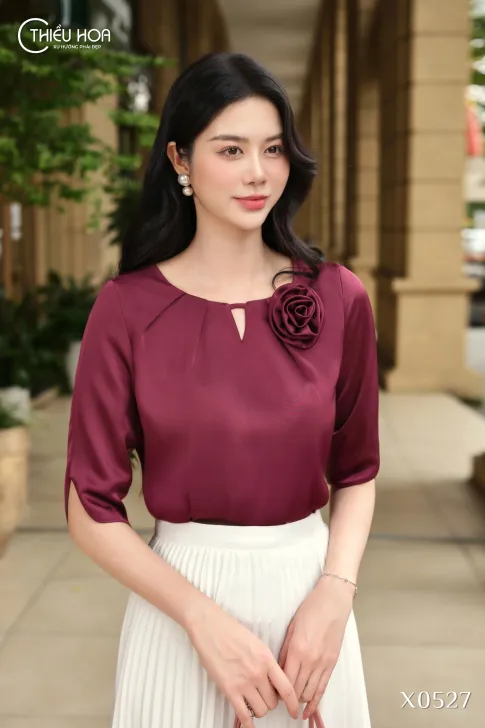 Áo Kiểu Trung Niên Lụa Vân Sóng Cao Cấp Hoa 3D Vai Dáng Suông Tay Lỡ Đỏ Rượu AN5X0527 – Thiều Hoa