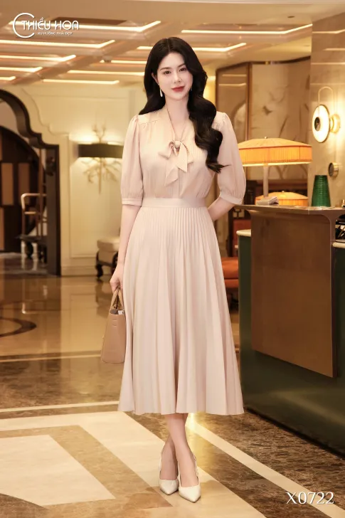 Áo sơ mi trung niên lụa sọc cao cấp mềm mịn, thiết kế nơ thanh nhã AN5X0722 - Thiều Hoa