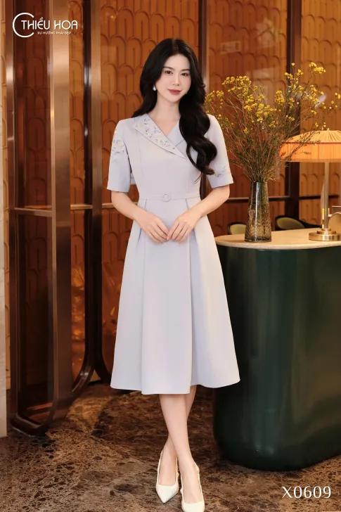 Đầm trung niên dự tiệc kaki lụa phong cách thanh lịch sang trọng DD5X0609 – Thiều Hoa