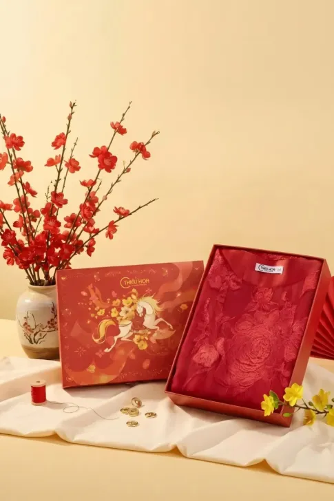 Combo Quà Tết Sang Trọng 2026: Hộp Quà Daily & Áo Voan Dệt Nổi AN5X0405