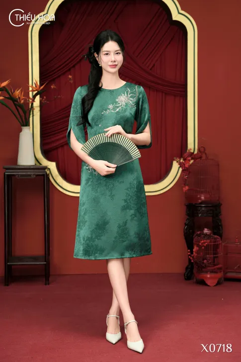 Đầm Trung Niên Lụa Gấm Cao Cấp Thiết Kế Truyền Thống Sang Trọng & Quý Phái DD5X0718 