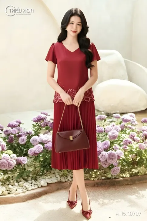 Áo Kiểu Trung Niên Lụa Nhăn Thêu Hoa Lai Tinh Xảo AN5X0707