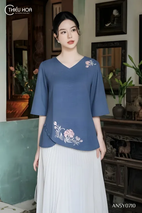 Áo Đũi Vân Mây Thêu Hoa Cao Cấp AN5Y0710 - Thanh Nhã & Sang Trọng
