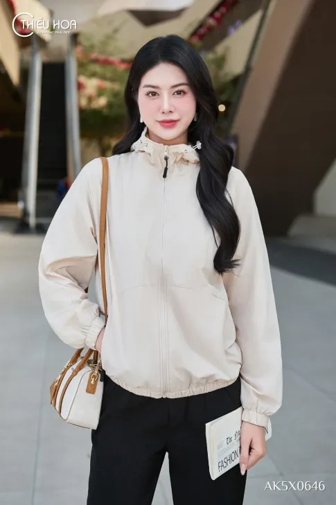 Áo khoác trung niên Kaki Dù AK5X0646 – Phong cách năng động, nhẹ thoáng Thương hiệu Thiều Hoa