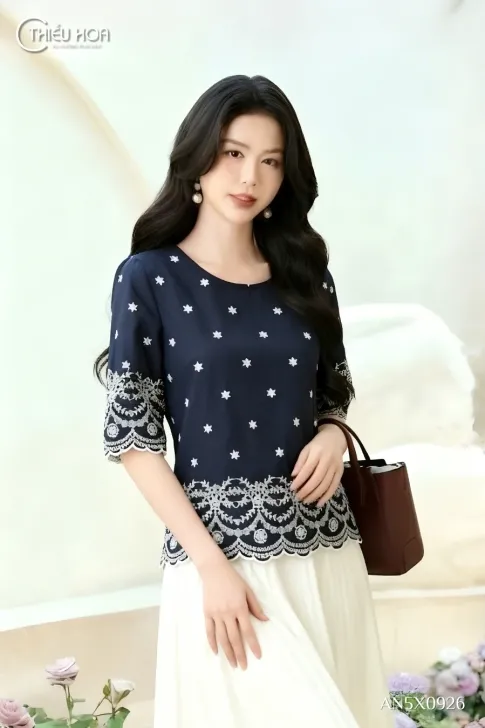 Áo Kiểu Trung Niên Vải Xô AN5X0926 - Thiết Kế Thêu Hoa Thanh Lịch