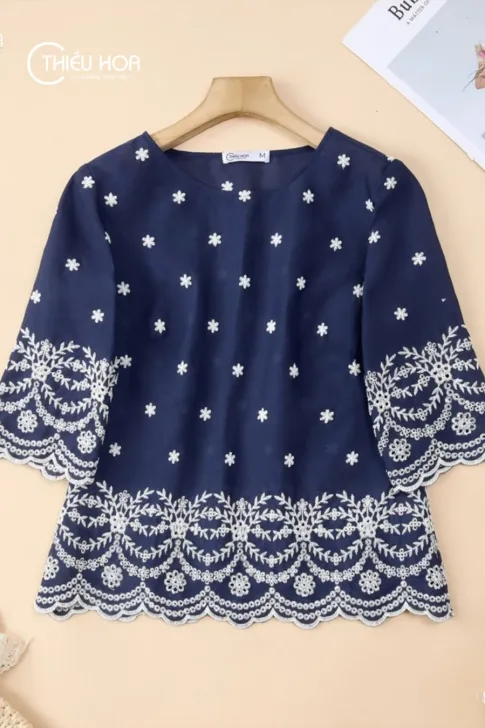 Áo Kiểu Trung Niên Vải Xô AN5X0926 - Thiết Kế Thêu Hoa Thanh Lịch