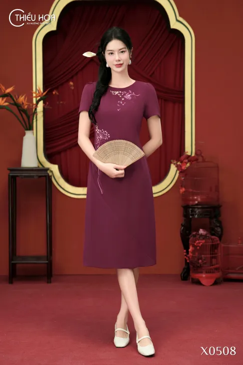 Đầm Dạo Phố Trung Niên Xẹc Ý Thêu Hoa DD5X0508 – Sang trọng và tinh tế từ Thiều Hoa