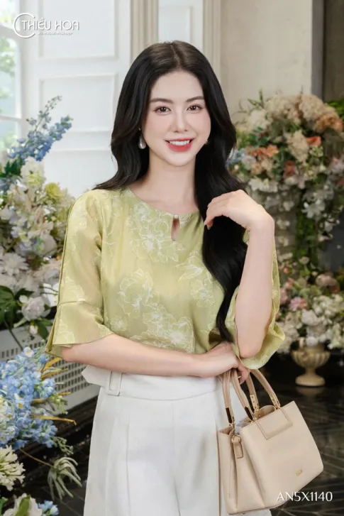 Áo kiểu tơ hoa AN5X1140 thanh nhã, nhẹ nhàng nâng tầm khí chất