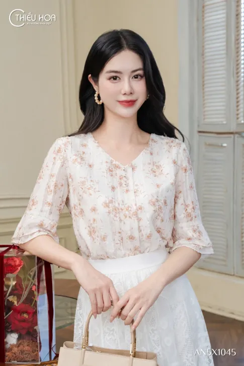 Áo Kiểu Trung Niên Voan Sọc Chìm Họa Tiết Hoa Thanh Lịch AN5X1045