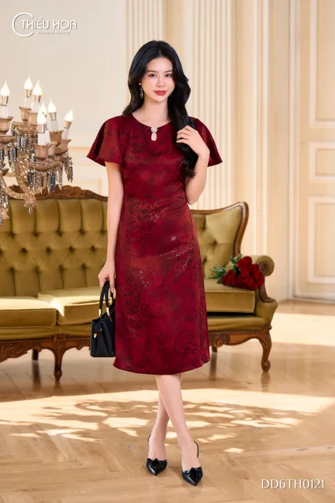 Đầm truyền thống lụa xà cừ cổ tròn DD6TH0121 – Nét đẹp thanh thoát và duyên dáng từ Thiều Hoa