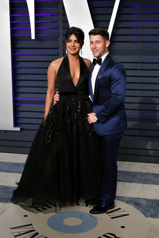 Black Tie mang một vẻ đẹp bí ẩn, quý phái