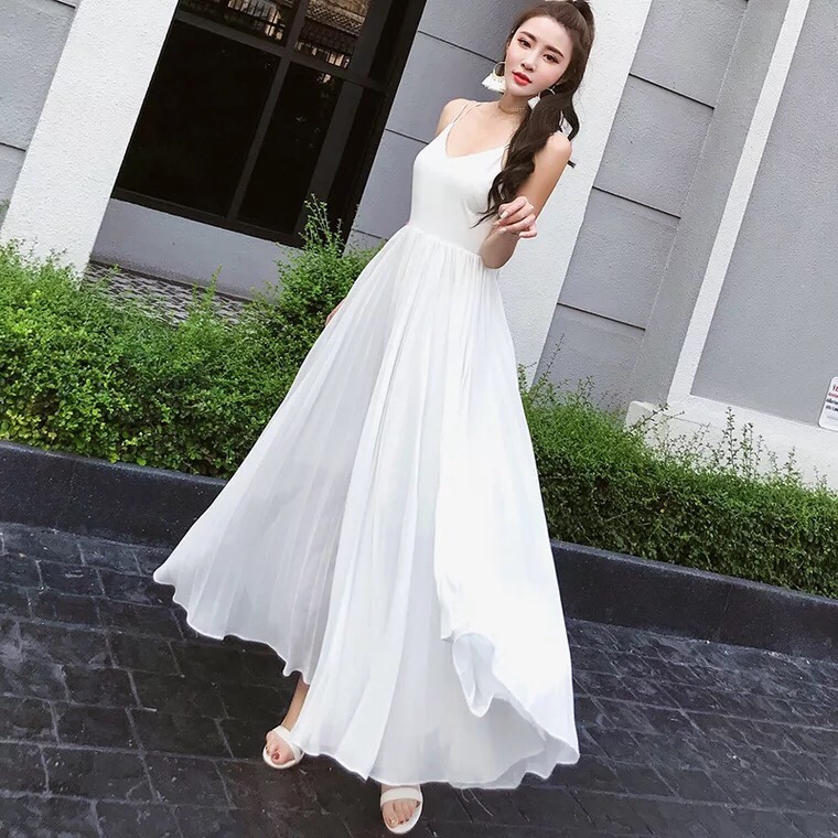 Dáng váy xòe, bồng bềnh giúp nàng thỏa sức điệu đà