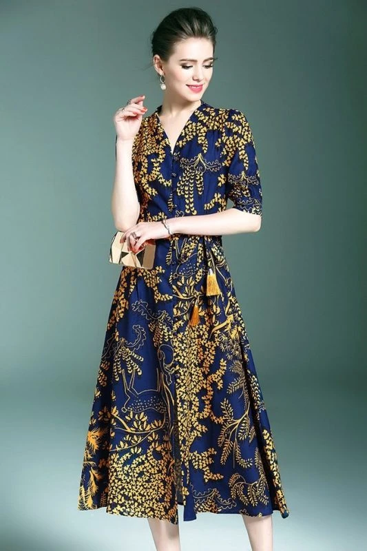 Thiết kế váy cổ điển thanh lịch tạo nên phong cách của tuổi trung niên