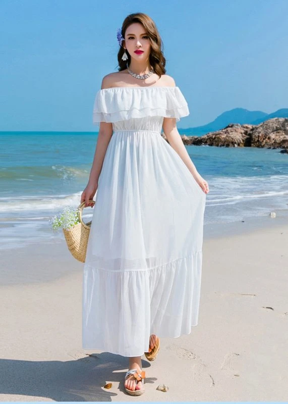 Đầm maxi đi biển nên chọn chất liệu nhẹ nhàng, phóng khoáng.