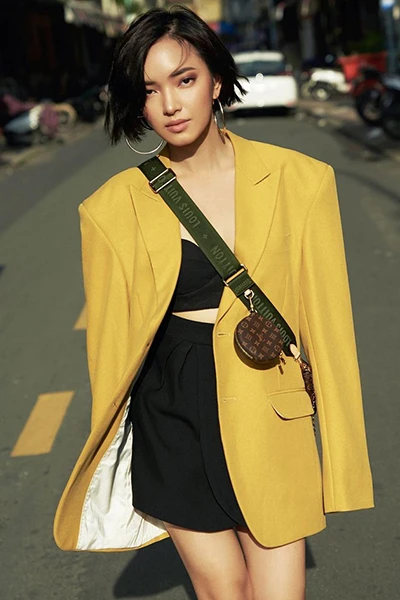 Blazer là gì - Kiểu áo thắt nút chuẩn thời trang