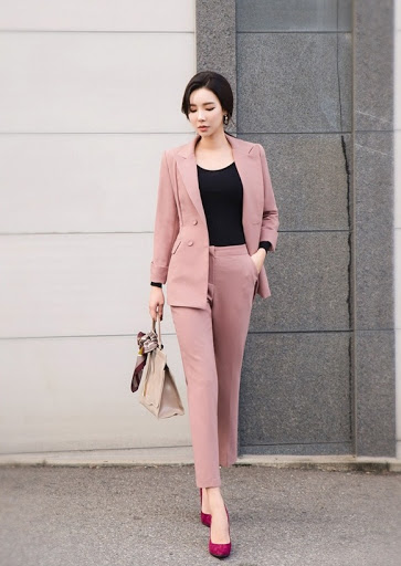 Áo vest có thể phối hợp nhiều phong cách