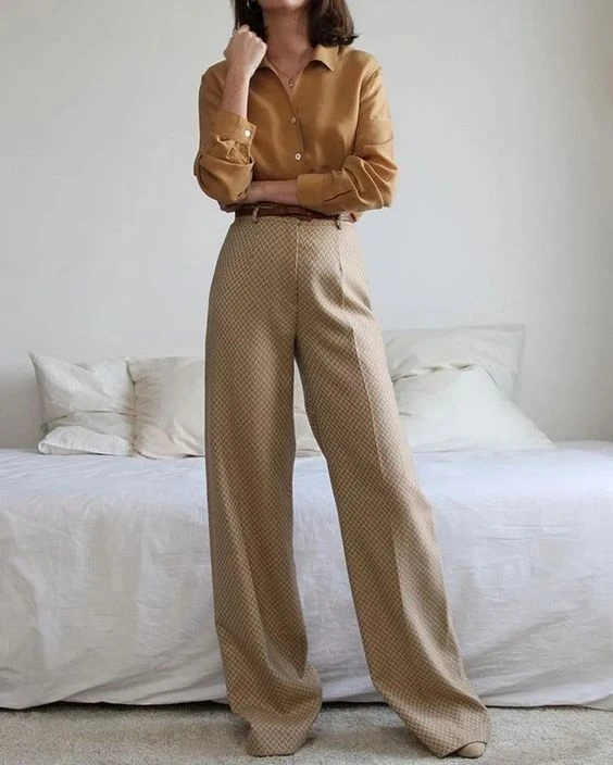 Cùng quần tây ống rộng, ống đứng