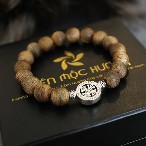 Vòng tay trầm hương Thiên Mộc Hương - Món quà của sự bình an và sức khỏe