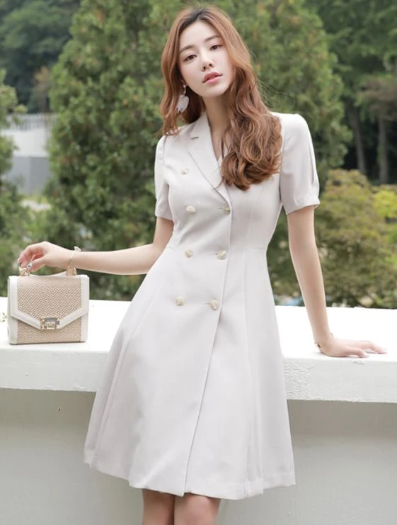 Đầm vest liền thân, thiết kế thanh lịch và trang nhã giúp nàng tự tin khoe dáng