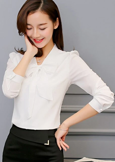 Dịu dàng cùng sơ mi kiểu thắt nơ ở cổ áo