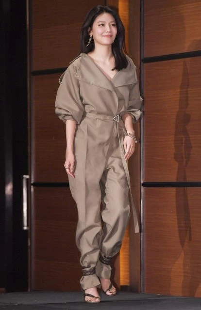 Thu hút mọi ánh nhìn khi diện bộ jumpsuit