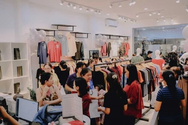 Thiều Hoa - Địa chỉ cung cấp váy đầm trung niên cao cấp