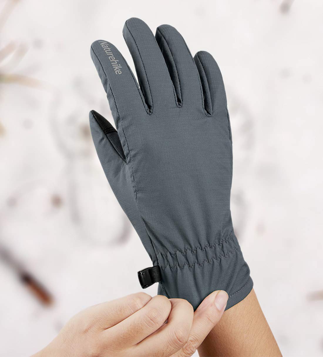 Găng tay giúp bảo vệ bạn trai bạn trong thời tiết giá lạnh