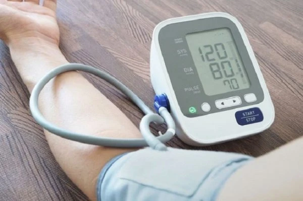 Máy đo huyết áp dành tặng bố